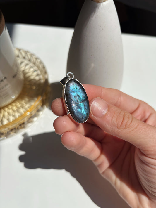 Ciondolo Ovale Labradorite 4